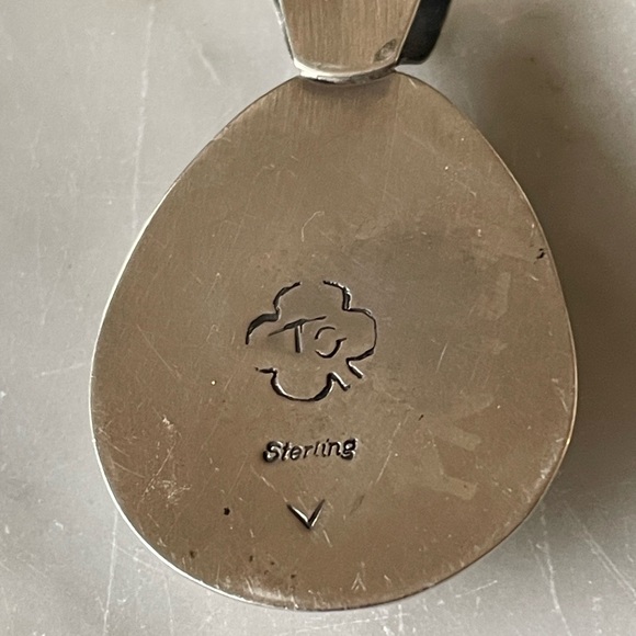 Navajo Vintage Native American Malachite Bear Paw Pendant - Picture 7 of 9